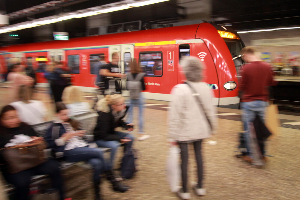 Entschädigung für Millionen Bahnkunden! Bahn muss schon nach 30 Min Verspätung zahlen
