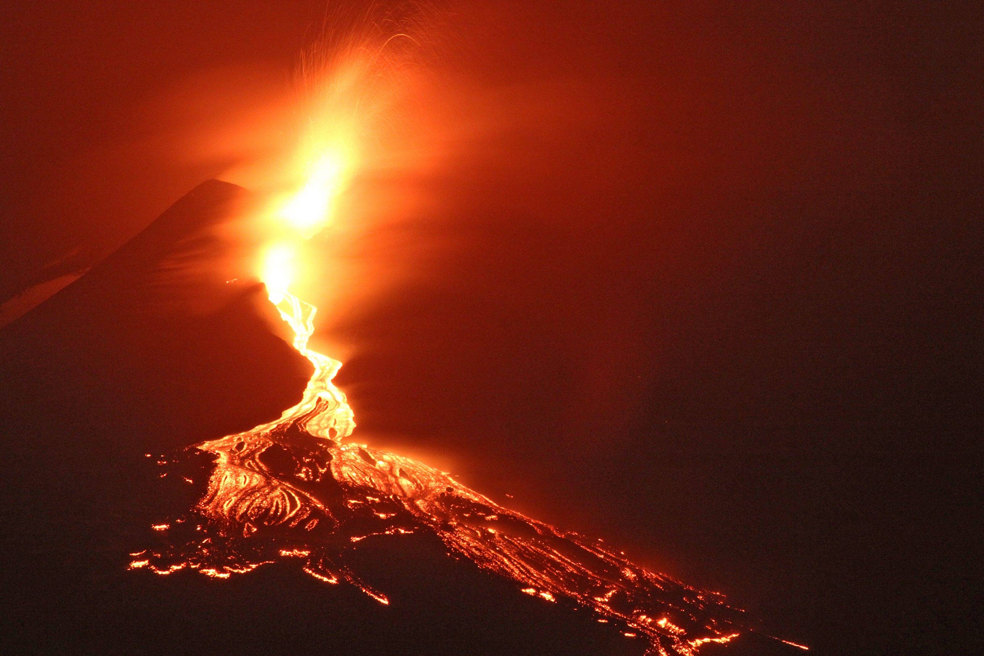 Alarmstufe Rot! Massiver Vulkanausbruch in Russland - Probleme im gesamten Flugverkehr drohen!