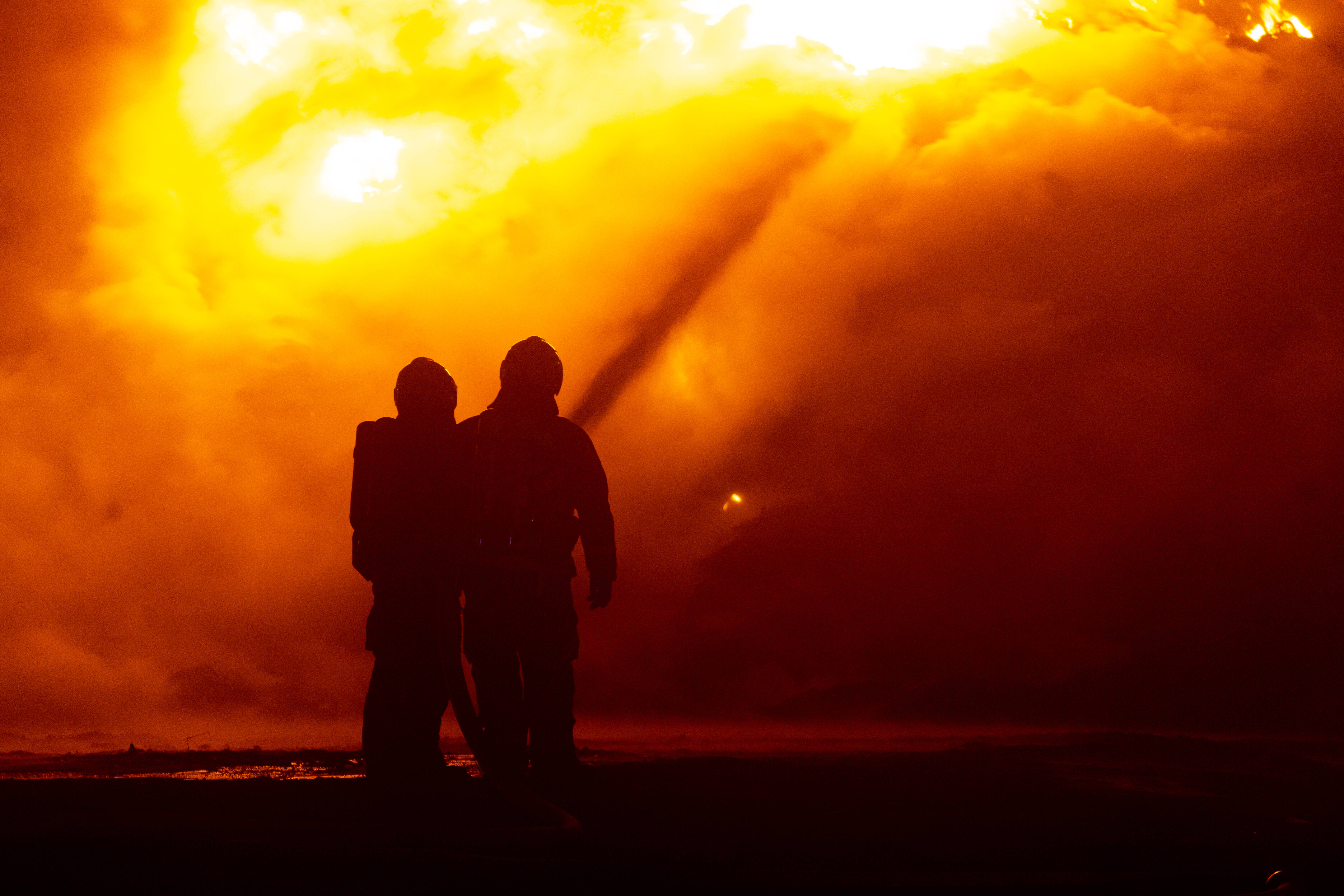 Flammeninferno in Wohnhaus! Feuerwehr macht schrecklichen Fund beim Kampf gegen die Flammen!