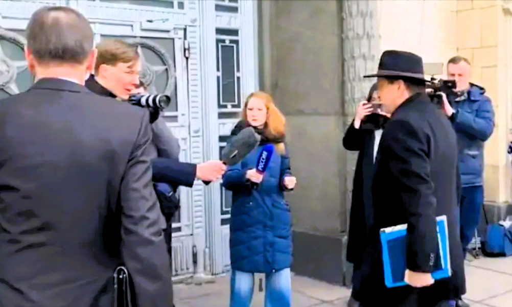 Putin bestellt Deutschen Botschafter ein! Angriff auf den Botschafter endet in peinlicher Panne!