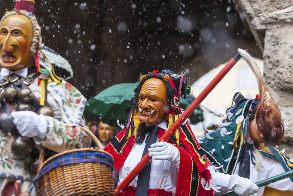 Tod nach dem Karneval! 19-jähriger nach Faschingsfeier tot aufgefunden - Polizei schließt Mord nicht aus!