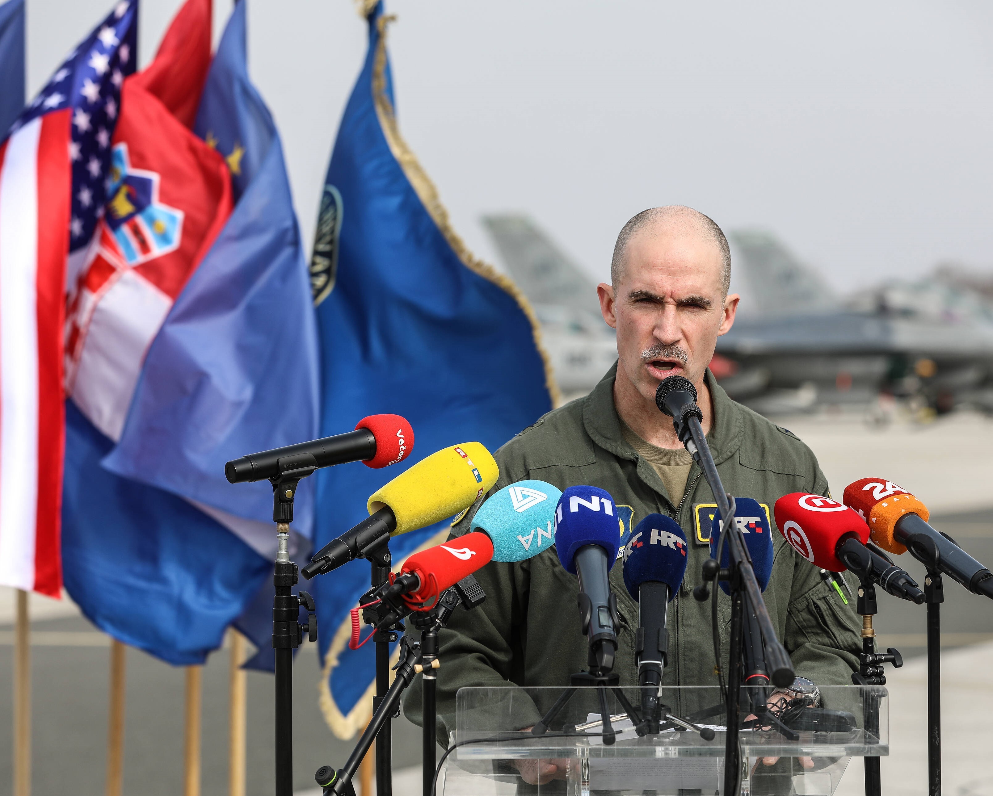 NATO sendet mehr Truppen in den Kosovo! Konflikt könnte eskalieren! Hat Putin die Hände im Spiel?