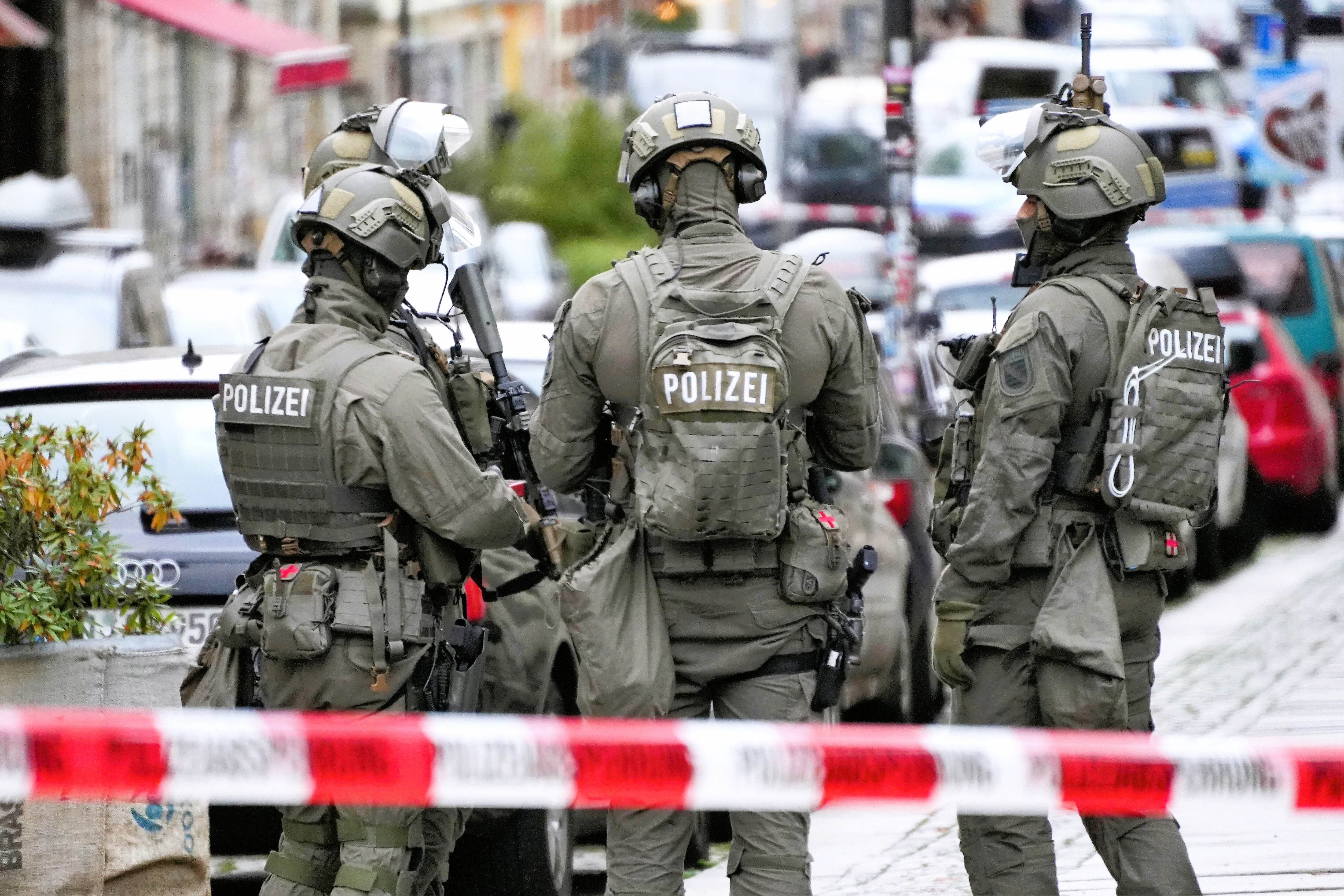 Eilmeldung - SEK stürmt Deutschlands gefährlichste Moschee! 500 Polizisten im Einsatz, bundesweite Razzia gegen Islamisten!