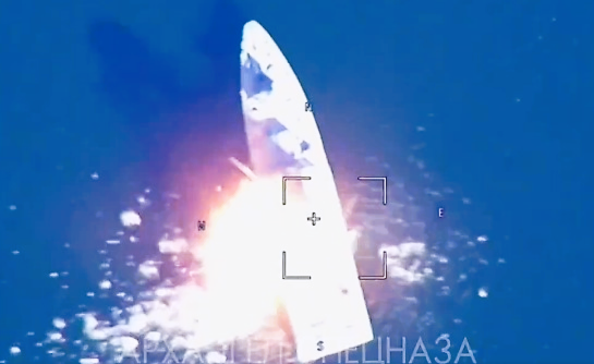 [Video] Ukraine versenkt nächstes Russen-Kriegsschiff! Putin tobt im Kreml!