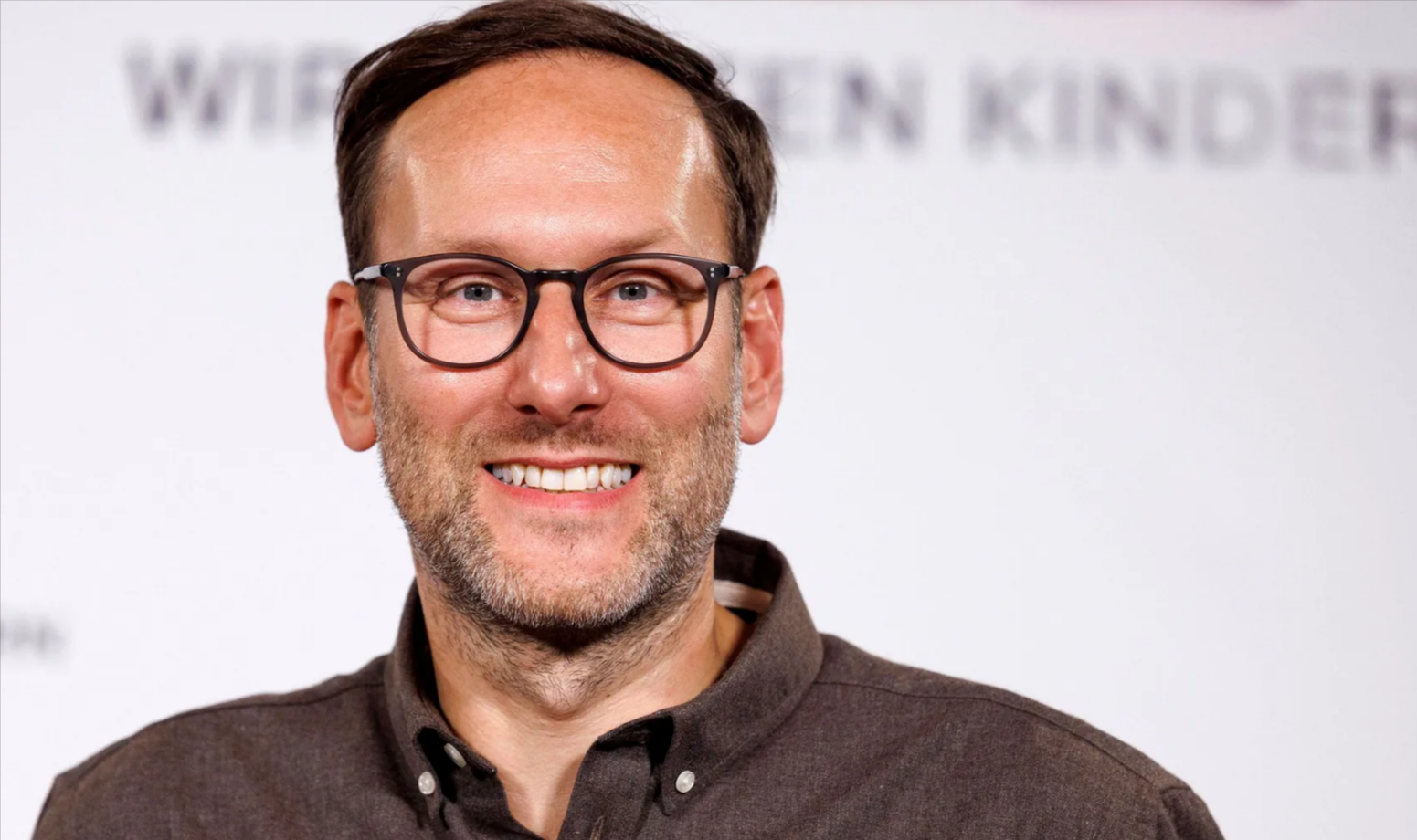 Haftbefehl! RTL-Moderator von Polizei gesucht! Es geht um eine unglaubliche Summe